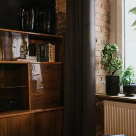 Mikro Czarne Studio Vintage Daire Poznan