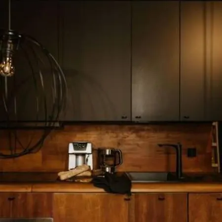 Mikro Czarne Studio Vintage